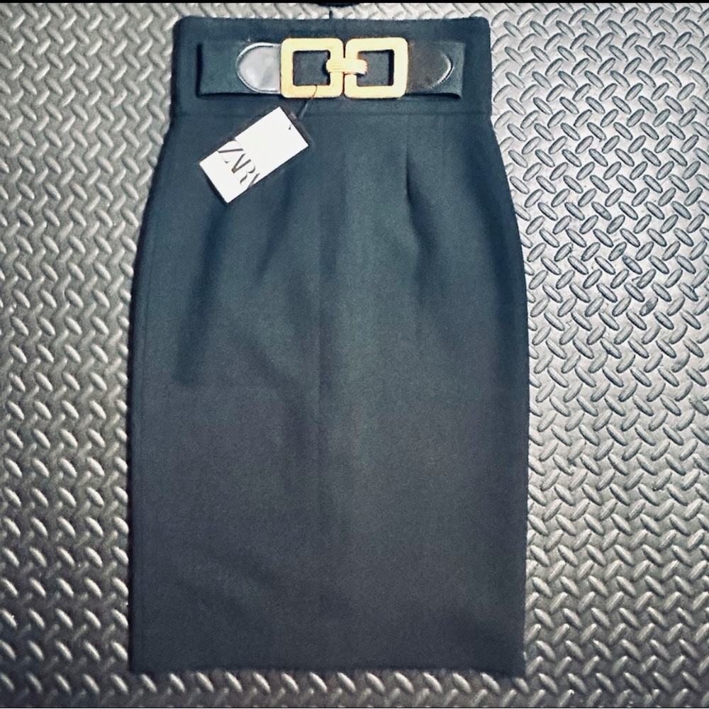 ❌ SOLD! ZARA women’s black pencil high waisted skirt